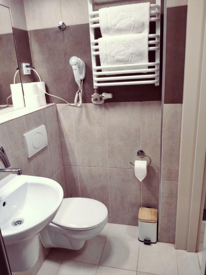 Babilon Hostel Krakau Buitenkant foto
